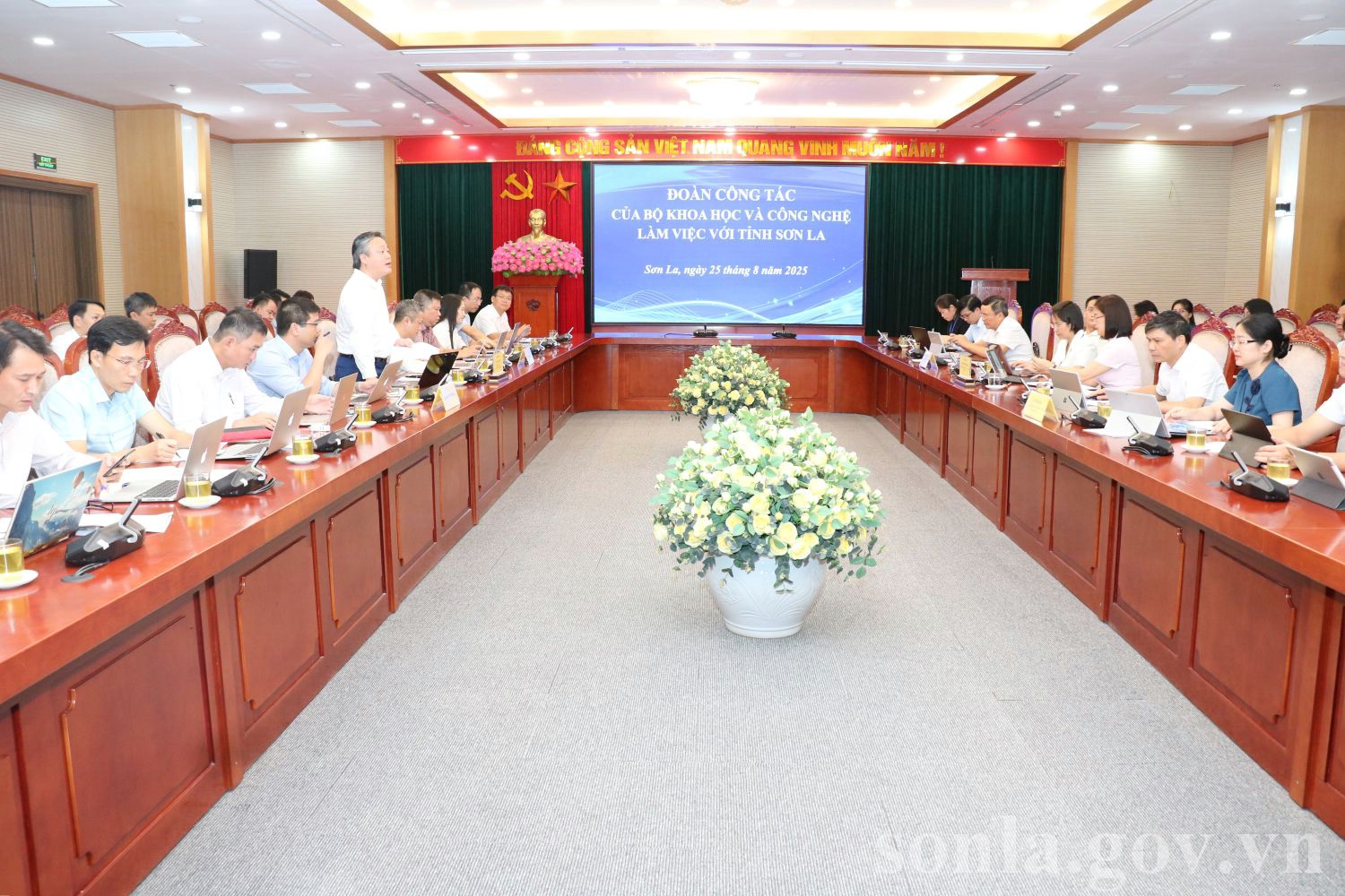 anh tin bai